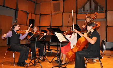 What Distinguishes Chamber Music from Orchestral Music: A Detailed Exploration